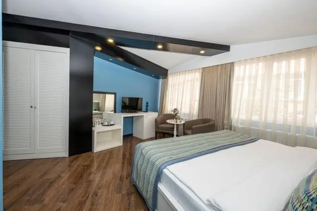 Standart Oda, Simge Yapı Manzaralı