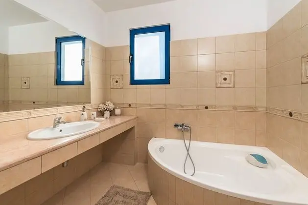 Villa, 4 Yatak Odası, Kişiye Özel Havuzlu