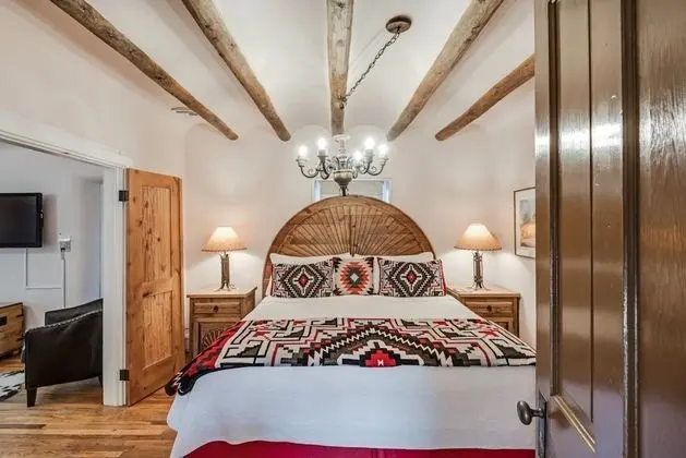 Ev (Mariposa - Authentic Adobe Home, One )