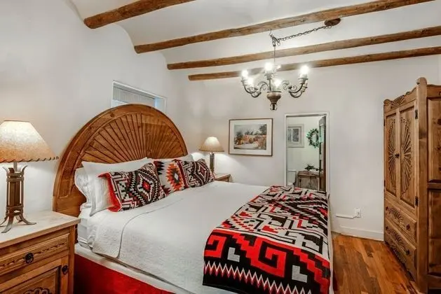 Ev (Mariposa - Authentic Adobe Home, One )