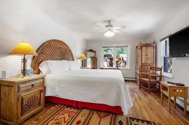 Ev (Mariposa - Authentic Adobe Home, One )