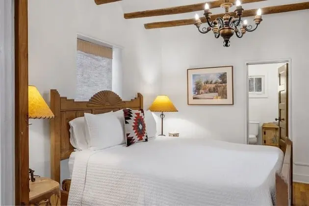 Ev (Mariposa - Authentic Adobe Home, One )
