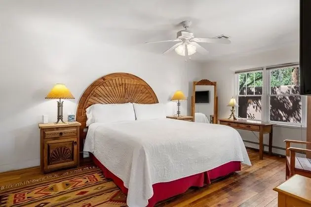 Ev (Mariposa - Authentic Adobe Home, One )