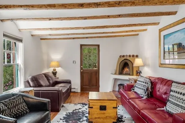 Ev (Mariposa - Authentic Adobe Home, One )