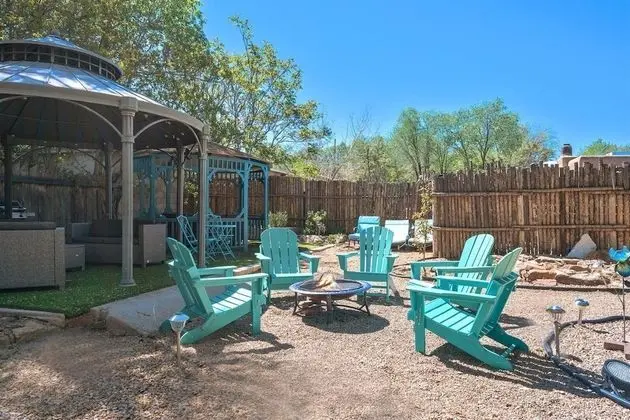 Ev (Mariposa - Authentic Adobe Home, One )