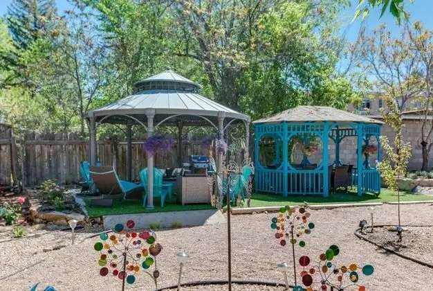 Ev (Mariposa - Authentic Adobe Home, One )