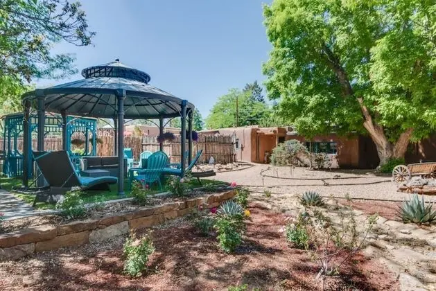 Ev (Mariposa - Authentic Adobe Home, One )