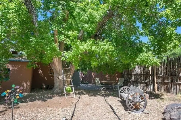 Ev (Mariposa - Authentic Adobe Home, One )