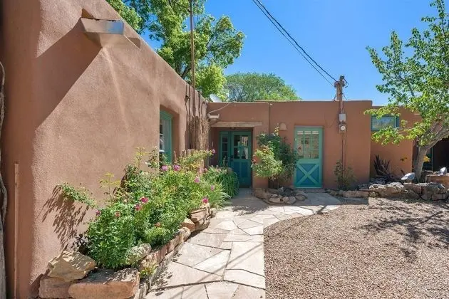 Ev (Mariposa - Authentic Adobe Home, One )