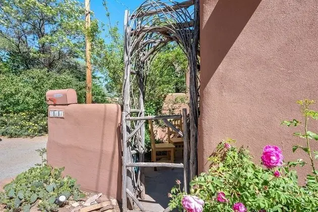Ev (Mariposa - Authentic Adobe Home, One )