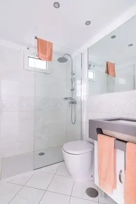 Apart Daire, Banyolu/Duşlu, Deniz Manzaralı (2 Hab +  Balcon)