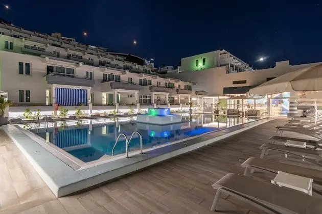 Apart Daire, Banyolu/Duşlu, Havuz Manzaralı (1Hab)