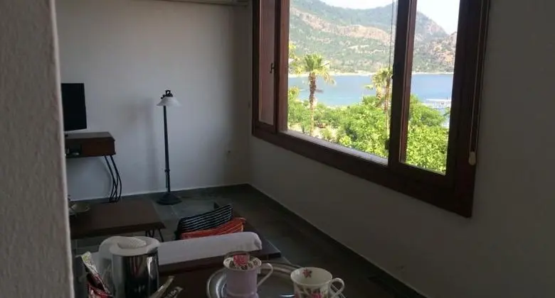 Jakuzili Suit Oda, Deniz Manzaralı