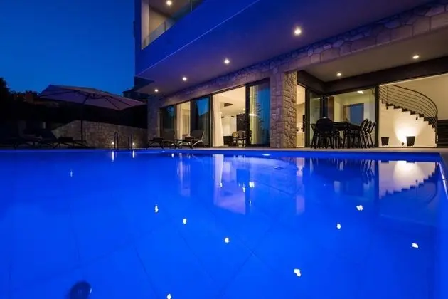 Villa, Sigara İçilebilir