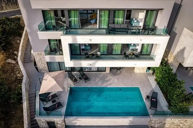 Villa, Sigara İçilebilir