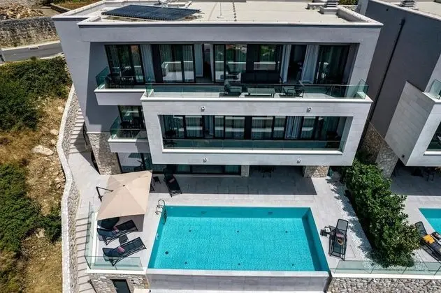 Villa, Sigara İçilebilir