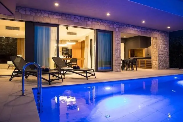 Villa, Sigara İçilebilir