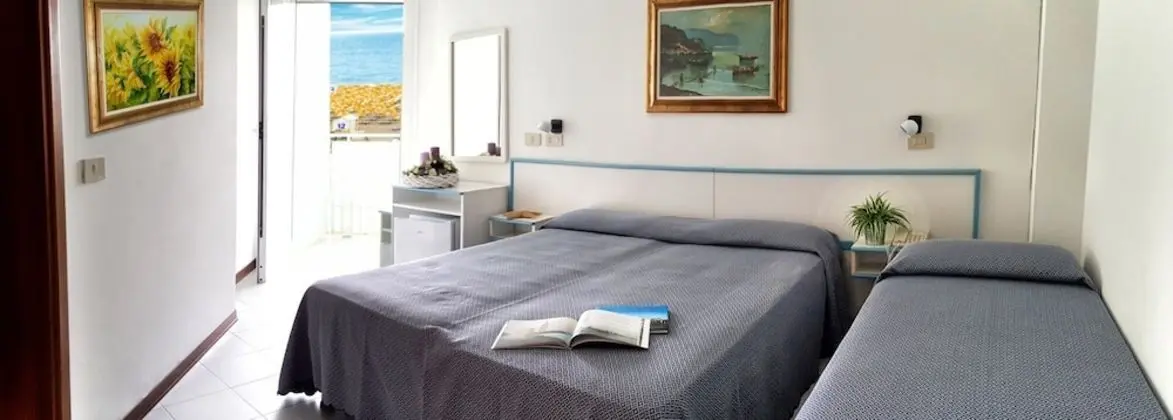 Standard Üç Kişilik Oda, Deniz Manzaralı