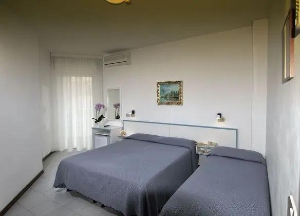 Standard Üç Kişilik Oda, Deniz Manzaralı