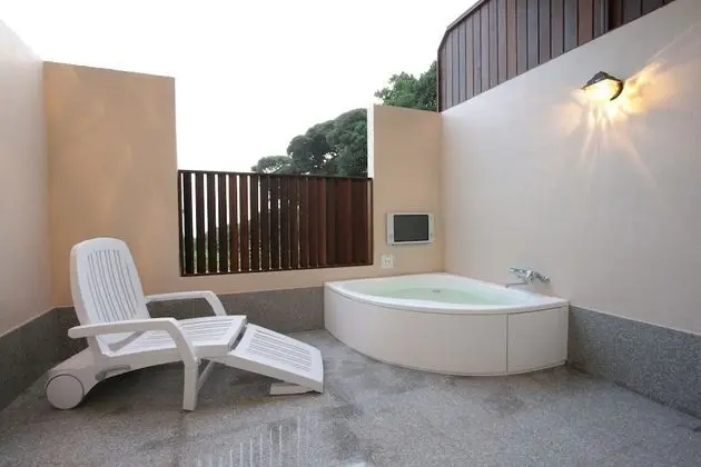 Tek Büyük Yataklı Oda, Sigara İçilebilir, Okyanus Manzaralı (with Outbath)
