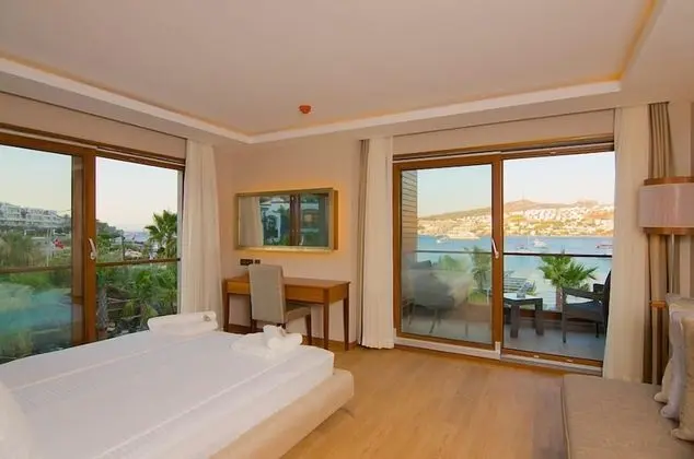 Deluxe Tek Büyük Yataklı Oda, Deniz Manzaralı