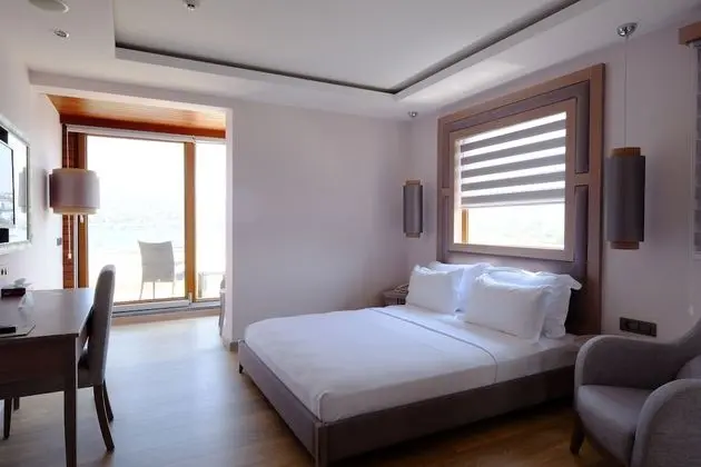 Deluxe Tek Büyük Yataklı Oda, Deniz Manzaralı