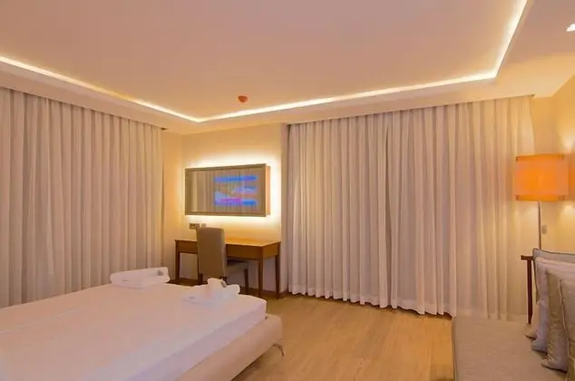 Deluxe Tek Büyük Yataklı Oda, Deniz Manzaralı