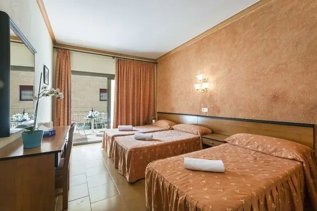 Üç Kişilik Oda, Şehir Manzaralı