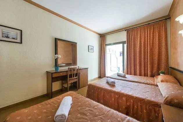Üç Kişilik Oda, Şehir Manzaralı