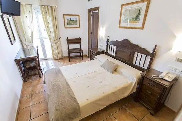 Standard Tek Büyük Yataklı Oda