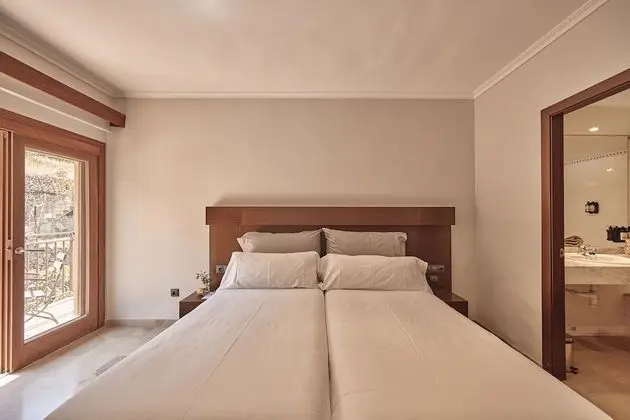Superior Tek Büyük Yataklı Oda (Spa Not Included)
