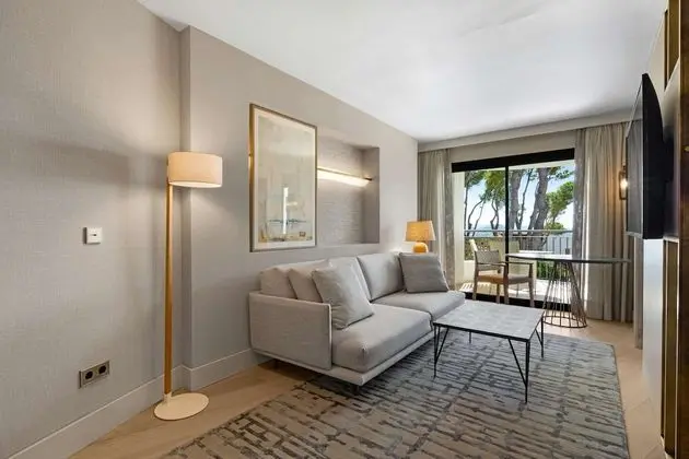 Süit, Balkon, Kısmi Deniz Manzaralı