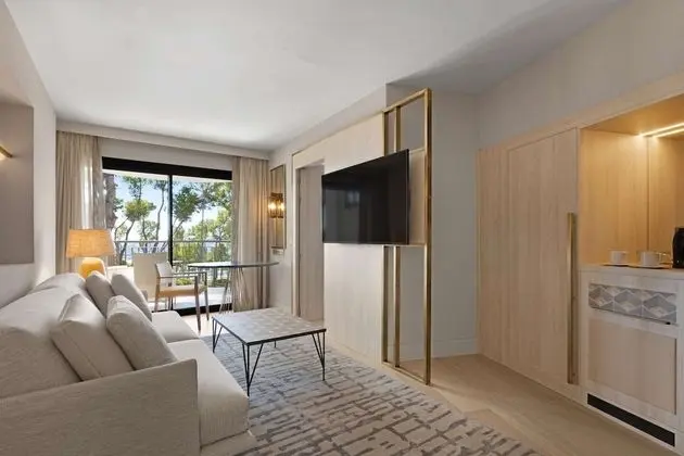 Süit, Balkon, Kısmi Deniz Manzaralı