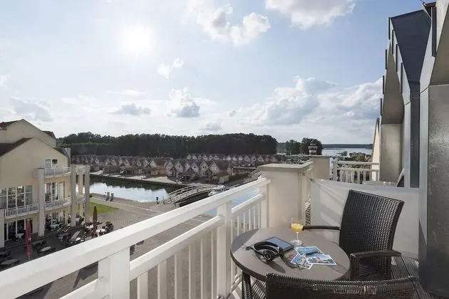 Junior Süit, Balkon