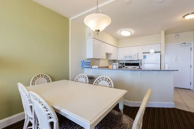 2 bedroom 2 bathroom Non-Smoking condo