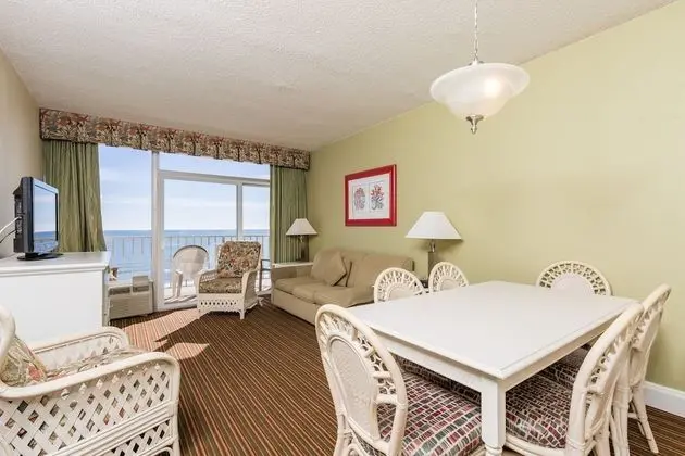 2 bedroom 2 bathroom Non-Smoking condo