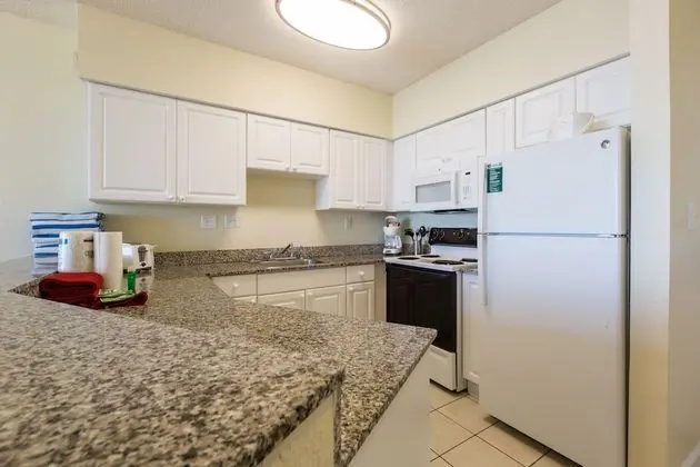 2 bedroom 2 bathroom Non-Smoking condo