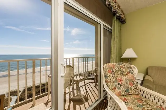 2 bedroom 2 bathroom Non-Smoking condo