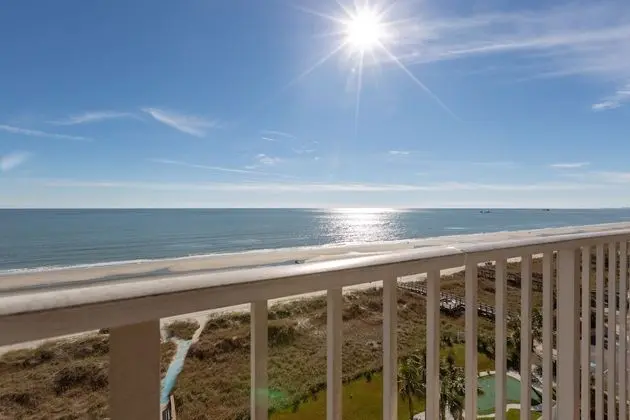 2 bedroom 2 bathroom Non-Smoking condo