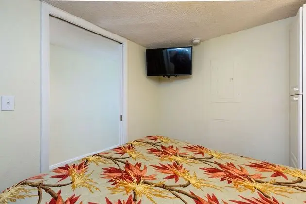 One bedroom One bathroom Non-Smoking condo
