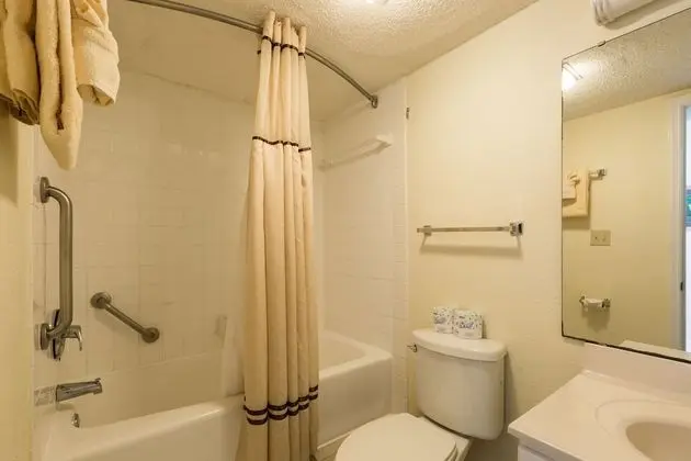 One bedroom One bathroom Non-Smoking condo