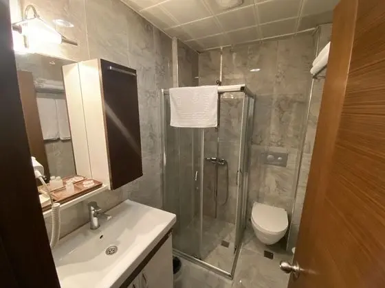 Standard Tek Büyük Yataklı Oda