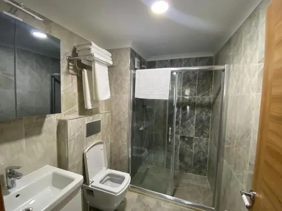 Standard Tek Büyük Yataklı Oda
