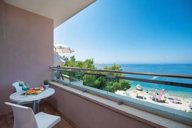 Tek Büyük veya İki Ayrı Yataklı Oda, Balkon, Deniz Manzaralı