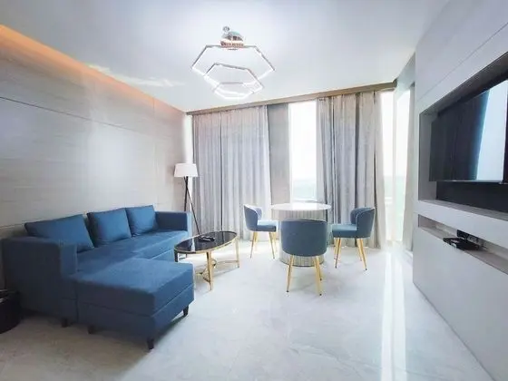 Luxury Oda