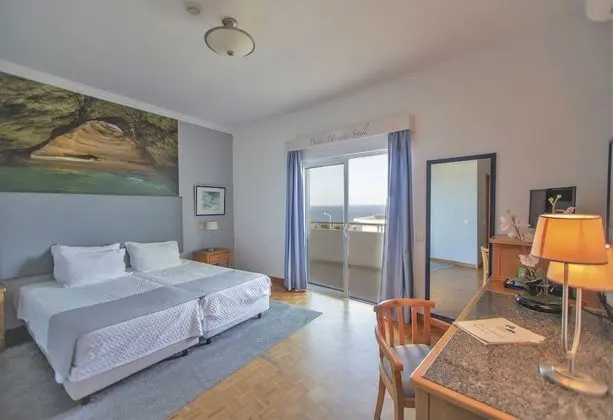 Tek Büyük Yataklı Oda, Kısmi Deniz Manzaralı