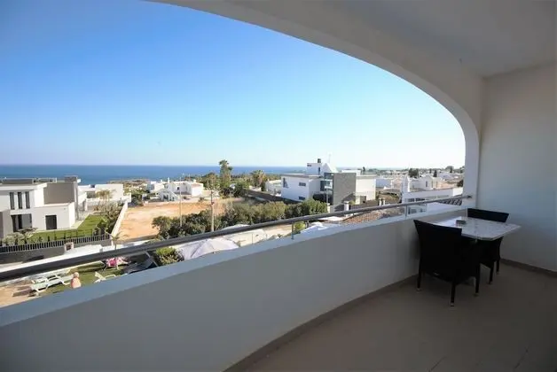 Üç Kişilik Oda, Kısmi Deniz Manzaralı