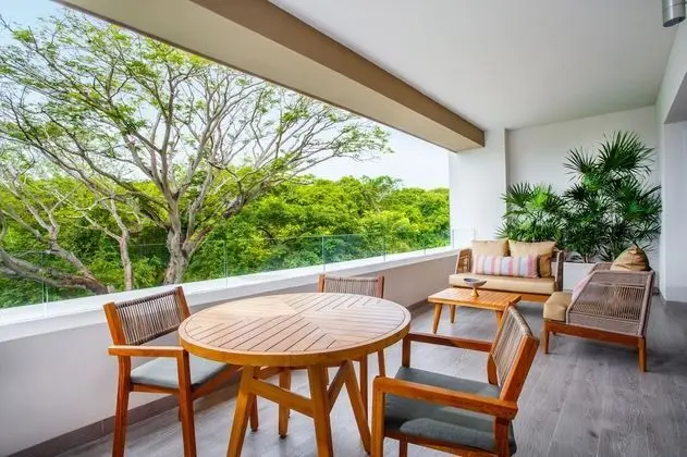 1 Bedroom Sierra Suite *250 USD Resort Credit