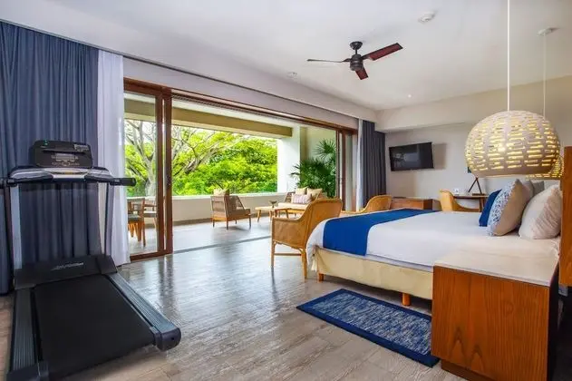 1 Bedroom Sierra Suite *250 USD Resort Credit
