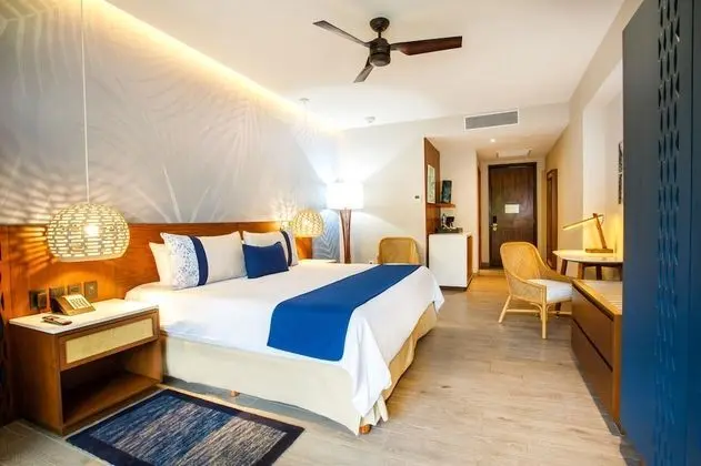 Allure Room - Demi Pool *250 USD Resort Credit